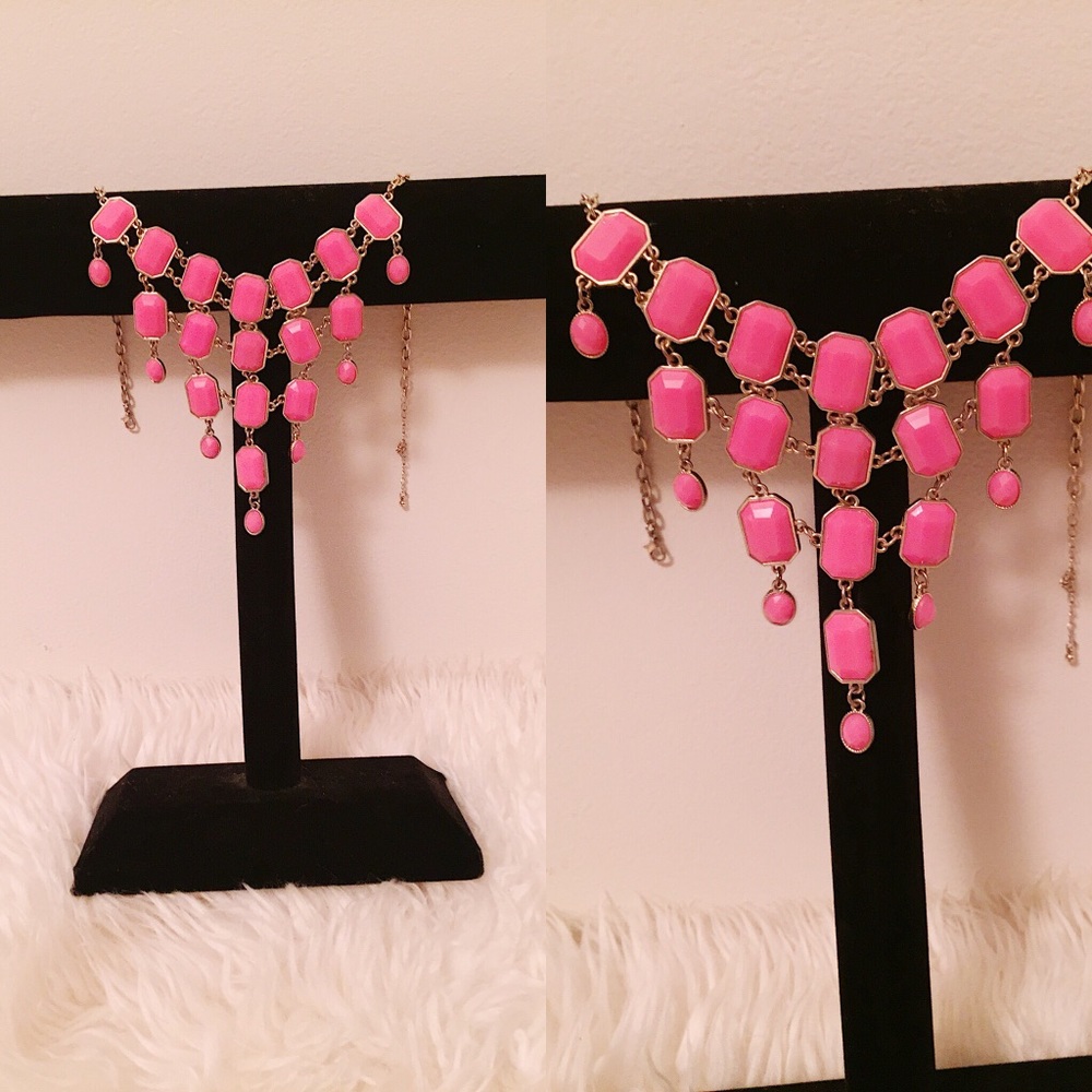 Statement necklace